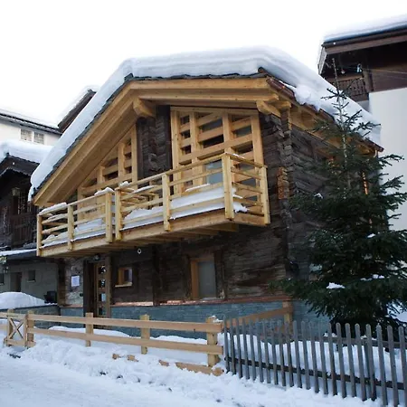 Mayi's Gadi Chalet